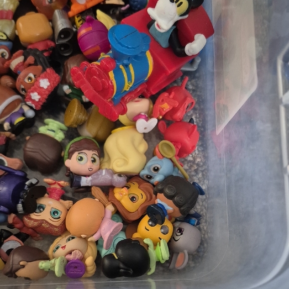 Disney Colorful Action Figure Collection - Picture 7 of 8